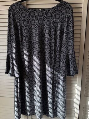 Tommy Hilfiger Black and White Medallion Shift